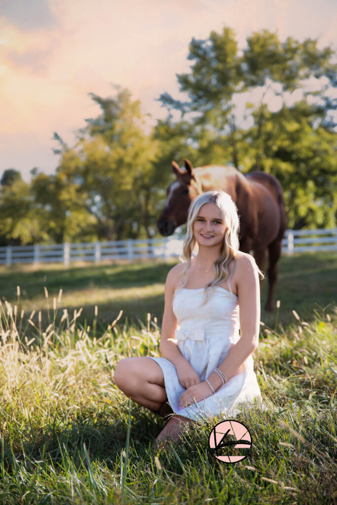 newburgh indiana senior pics with brown horse