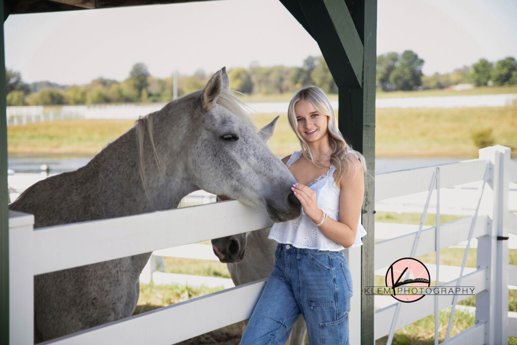 newburgh indiana senior pics with white horses